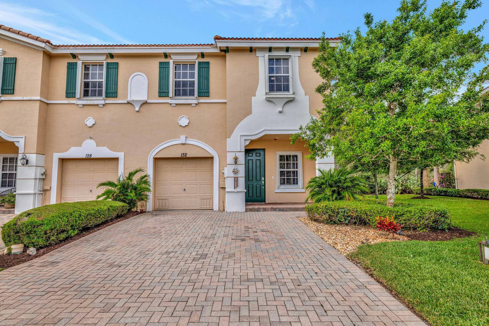 This beautiful, END UNIT townhome has 3 bedrooms, 2.