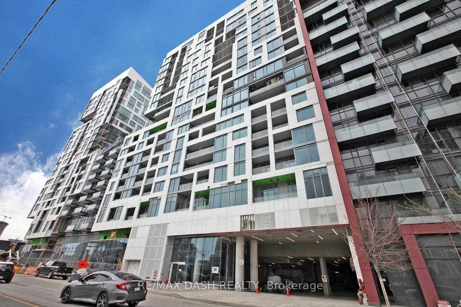1 Bedroom Plus Large Den Condo At Minto Westside, 562 Sq.