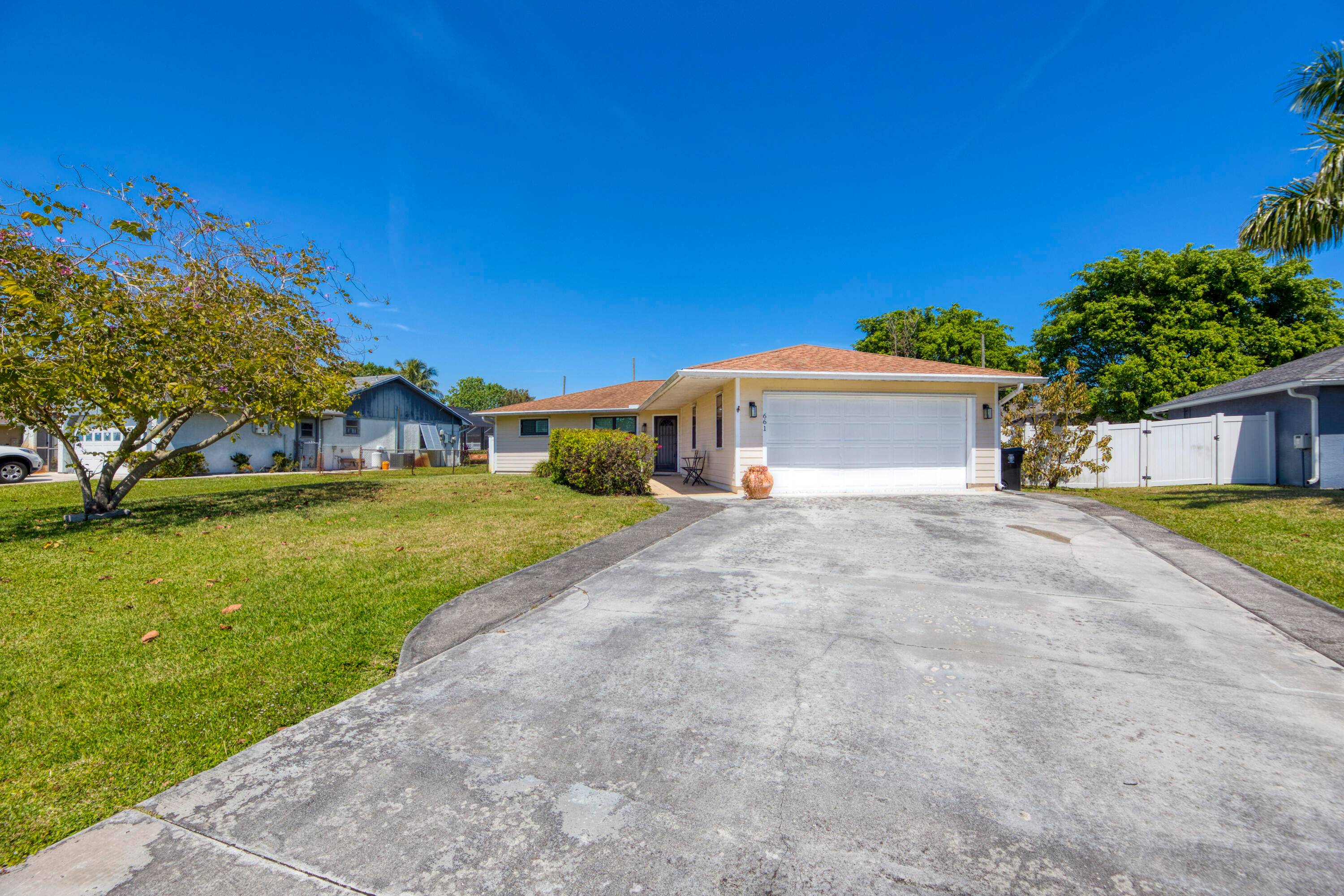 This beautiful 3 bedroom, 2 bathroom home features a stunning pool and hot tub, perfect for relaxation.