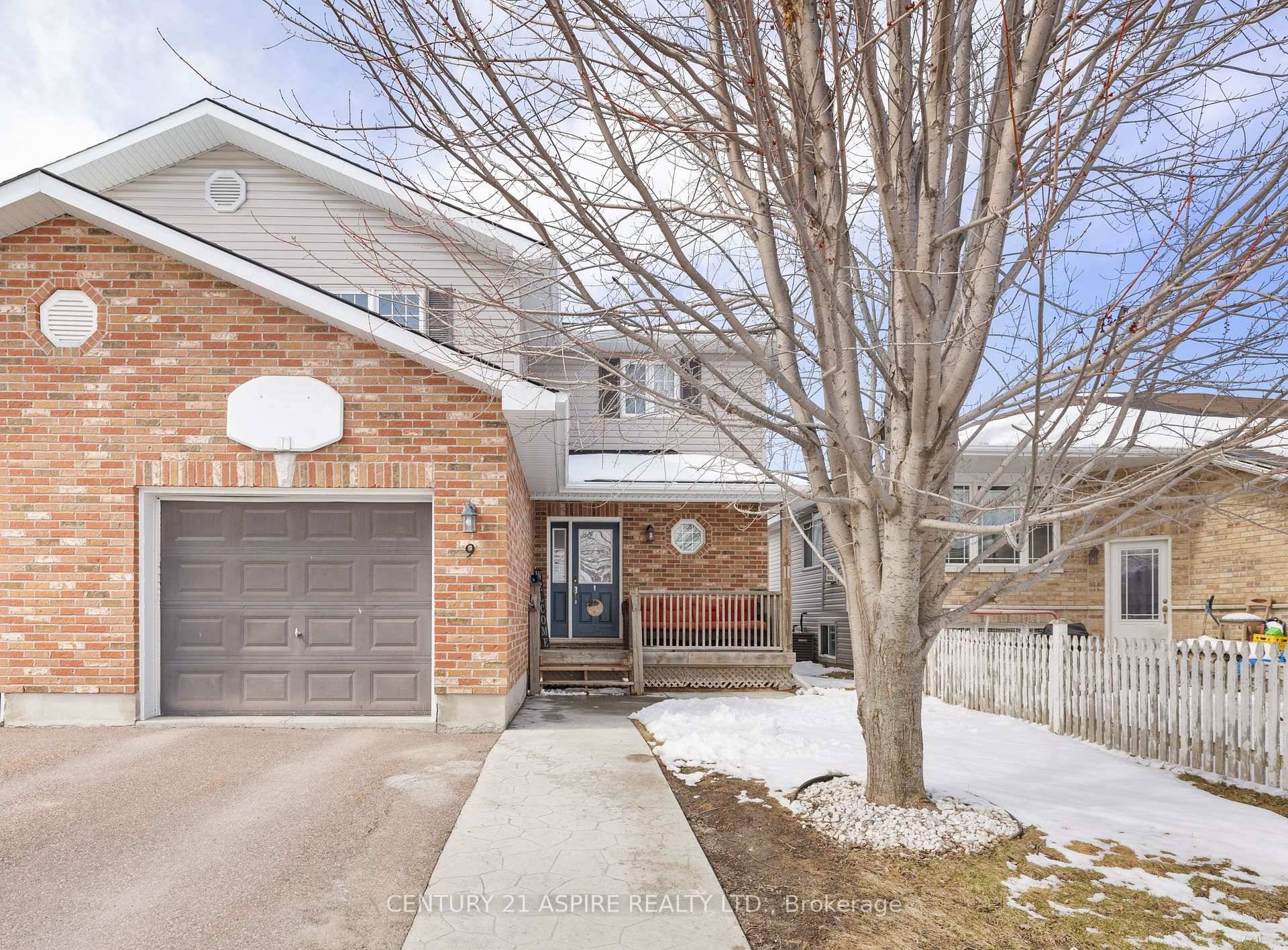 Welcome to this charming 3 bed, 3 bath Semi Detached home in one of Arnprior's most desirable neighborhoods.