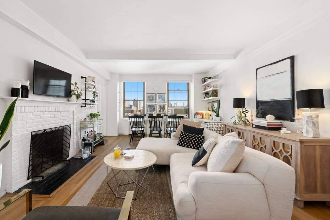 Welcome to Residence 14D at 45 Christopher Street an expansive, sun drenched studio with a separate sleeping alcove, located in one of the West Village s premier full service prewar ...