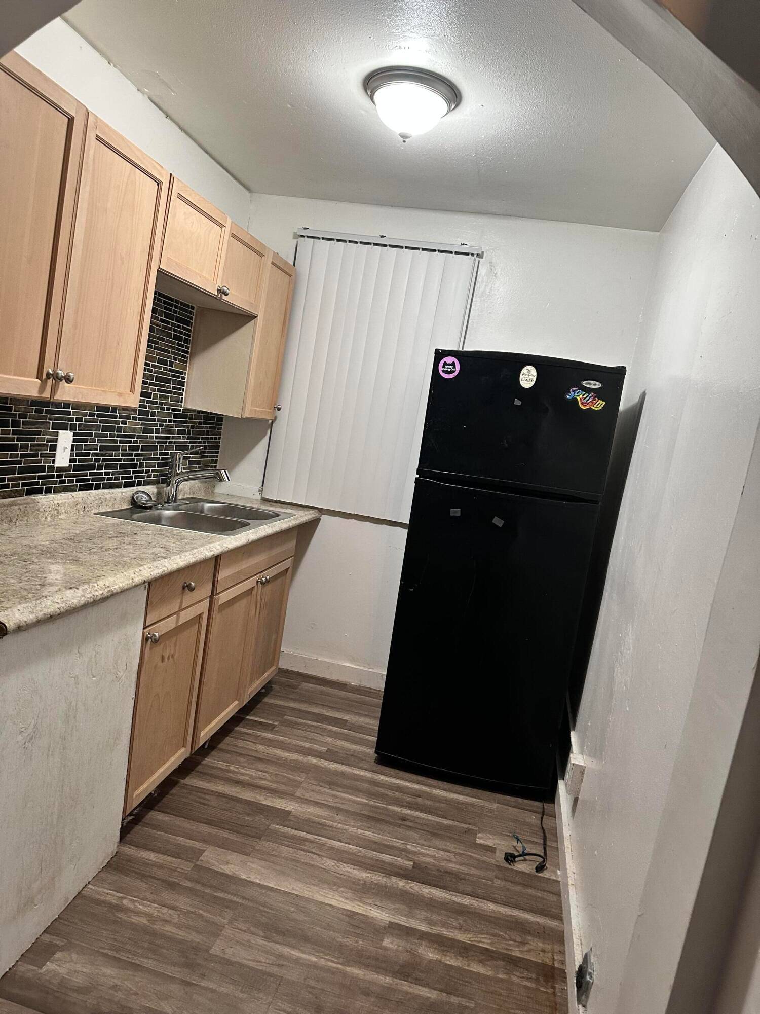 Cozy Efficiency ! Ideal as a rental investment or a perfect personal retreat.