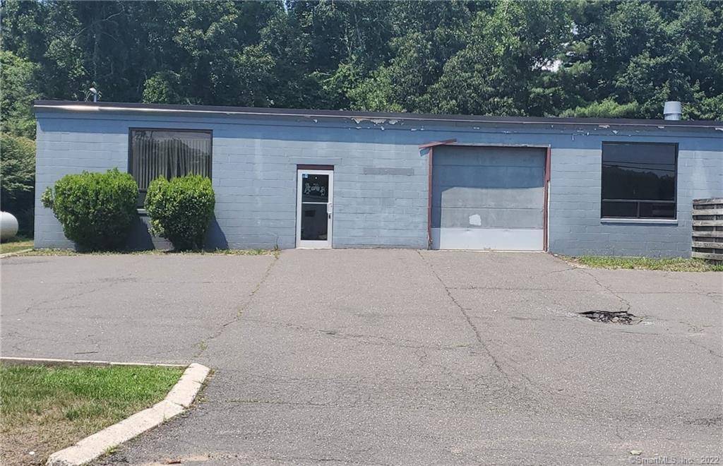 Prime Commercial Light Industrial Space in Affluent Avon, Connecticut Discover an exceptional opportunity to establish or expand your business in one of Connecticut's most desirable and business friendly towns.