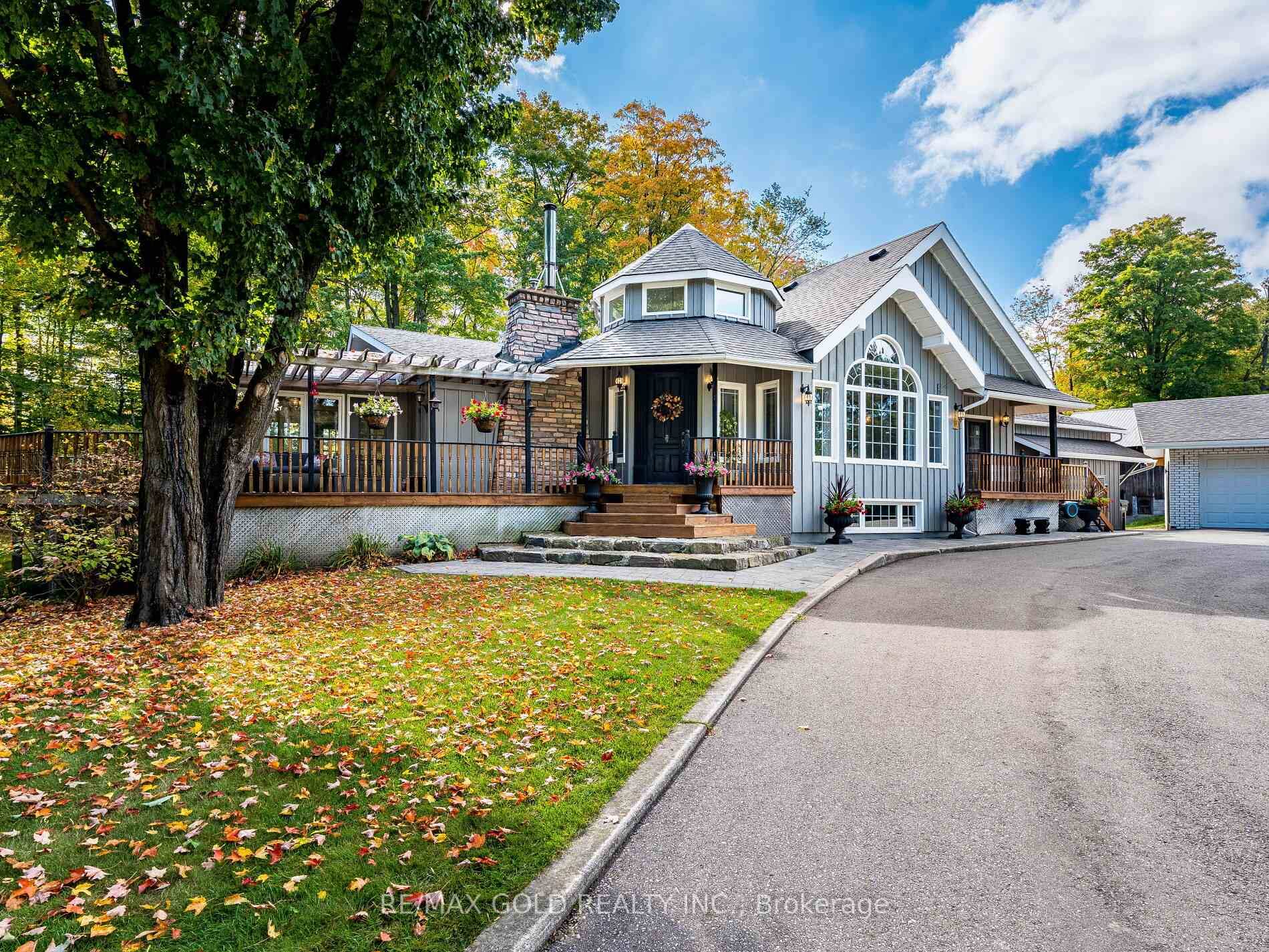 Discover the perfect blend of charm, space, and modern living at this beautiful country property in the heart of Caledon.
