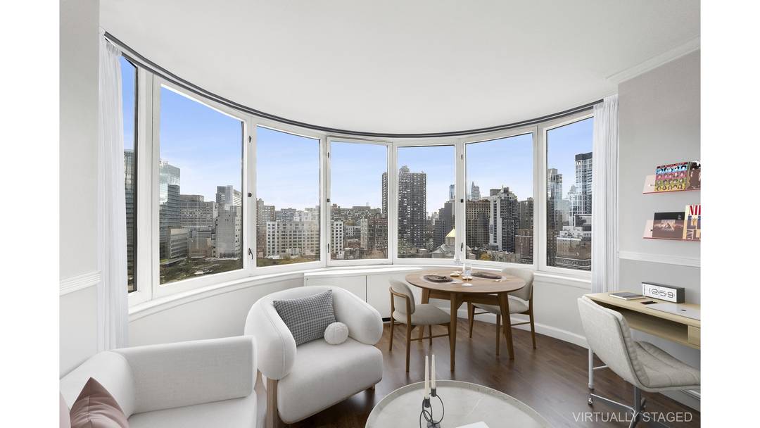 Spectacular renovated CORINTHIAN CONDO large Studio 330 E 38th St Apt 16O New York, NY 10016 Rarely available on a 16Floor, Spectacular panoramic views of South Manhattan sky line Empire ...