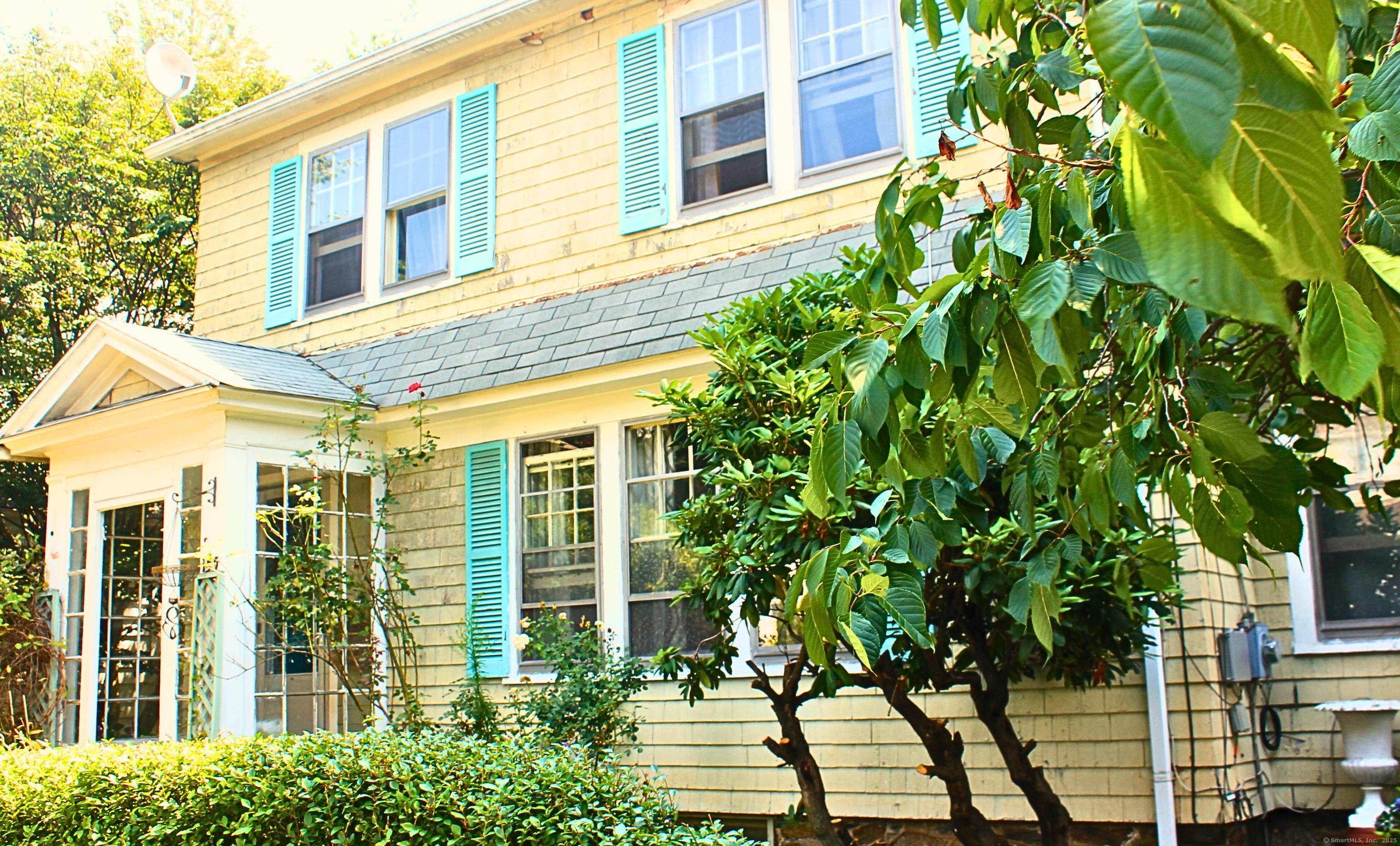 RARE in FAIRFIELD ! This property has been used as residential yet is DCD zoned, Use Code 1010, Neighborhood 0090.