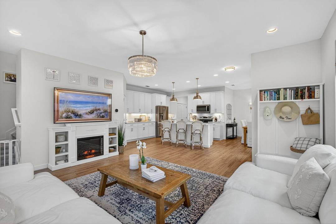 Bright, modern corner townhome in gated Saddlewood, built in 2022 !