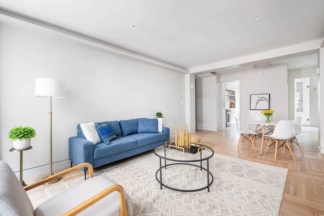 Sponsor Unit Welcome home to Apartment B31, a stunningly renovated one bedroom, one bathroom home at The Crillon Court, a pre war, doorman condominium in the Audubon Park Historic District.