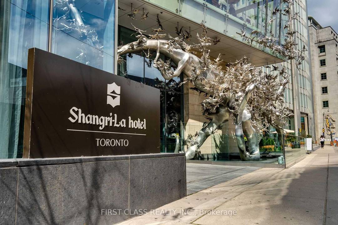 Fantastic clear views with luxury furniture ready for moving in !