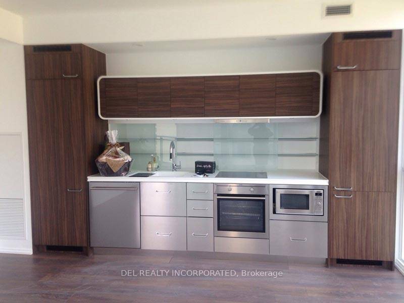 AVAILABLE BY MAY 12 ! This luxury 1 bedroom Den and 1 bathroom condo suite offers 678 square feet of open living space.