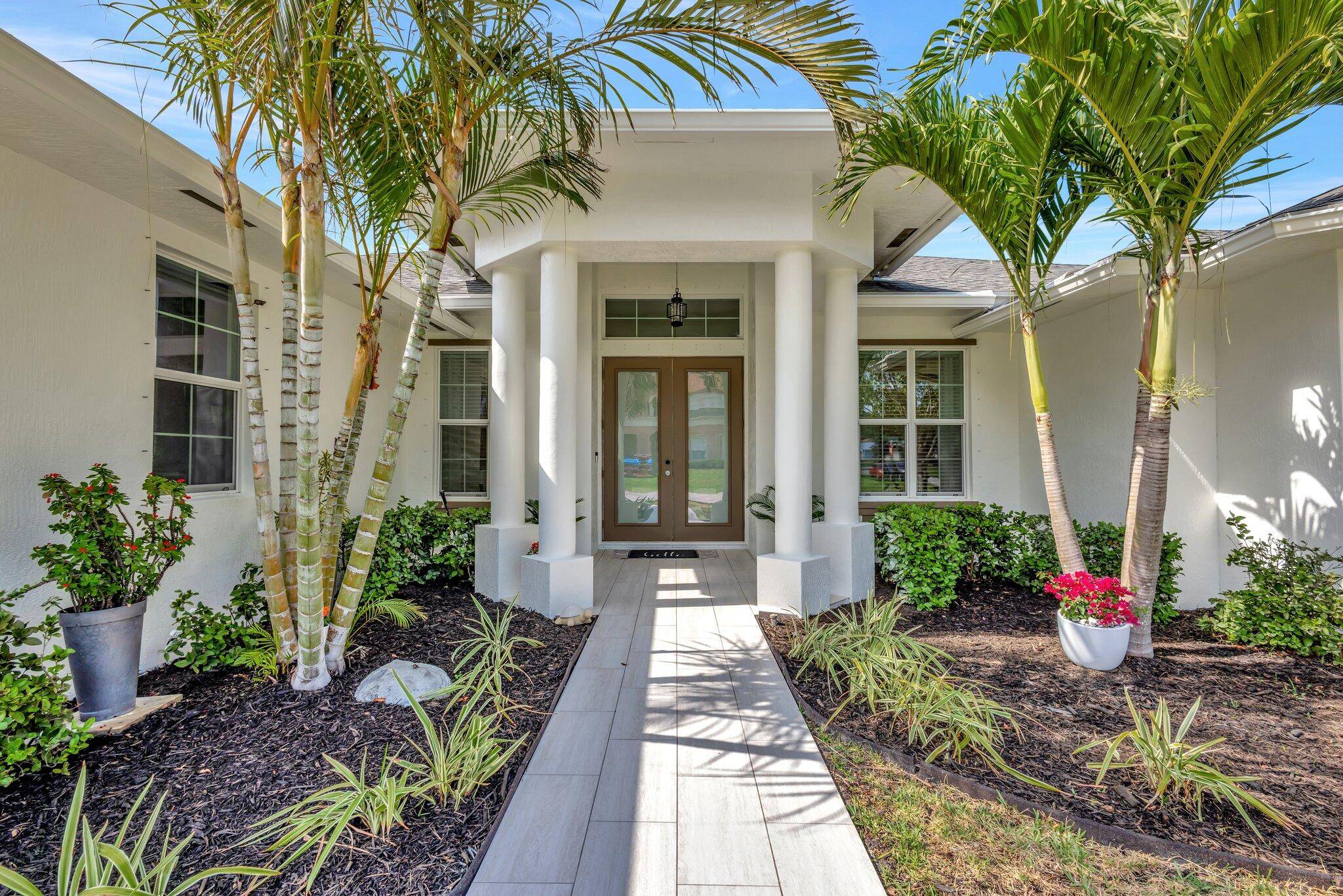 This unique 4 bedrooms 3 baths house built in 2018 offers lots of room for your family.