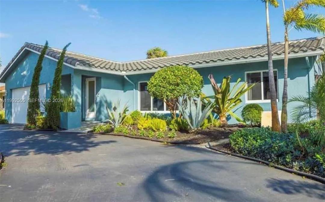 Exquisite Modern Ranch in Fort Lauderdale No HOA Discover unparalleled luxury and design in this meticulously maintained, 1, 781 sq.