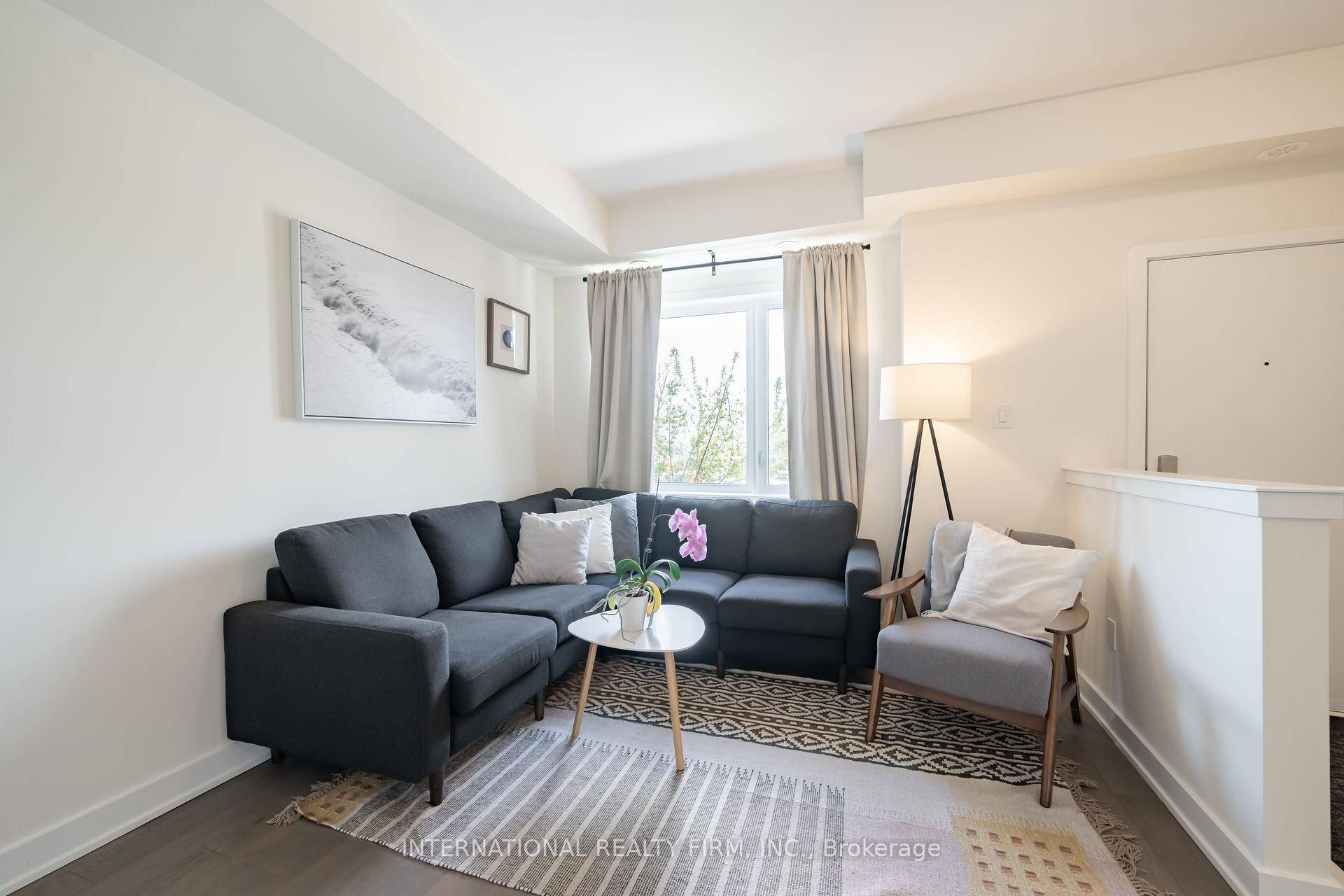 Your new home in Toronto awaits !