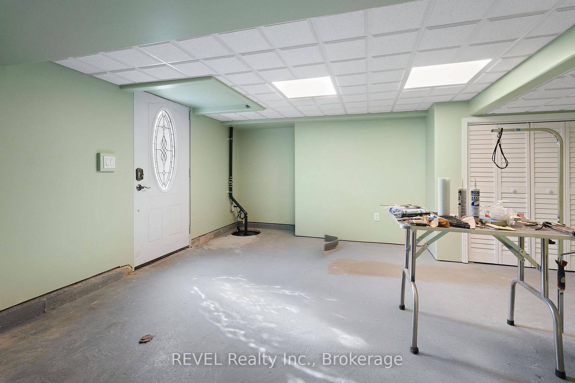 This unit is designed to be a store front perfect for a pet grooming business, and fronting on Lundy's Lane, you will get great exposure to clientele.