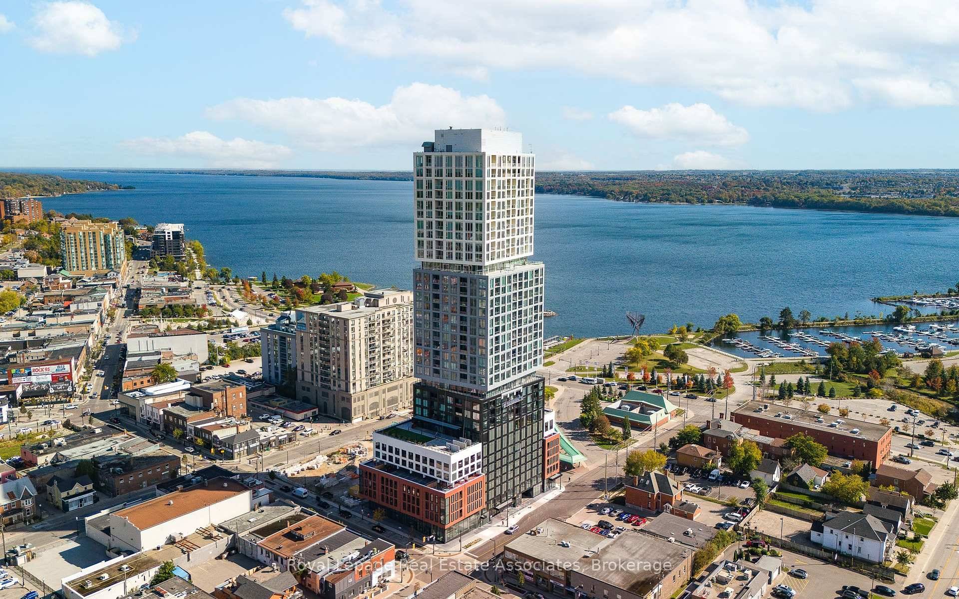 Welcome to Debut Condos Where Luxury Waterfront Living Meets An Urban Lifestyle !