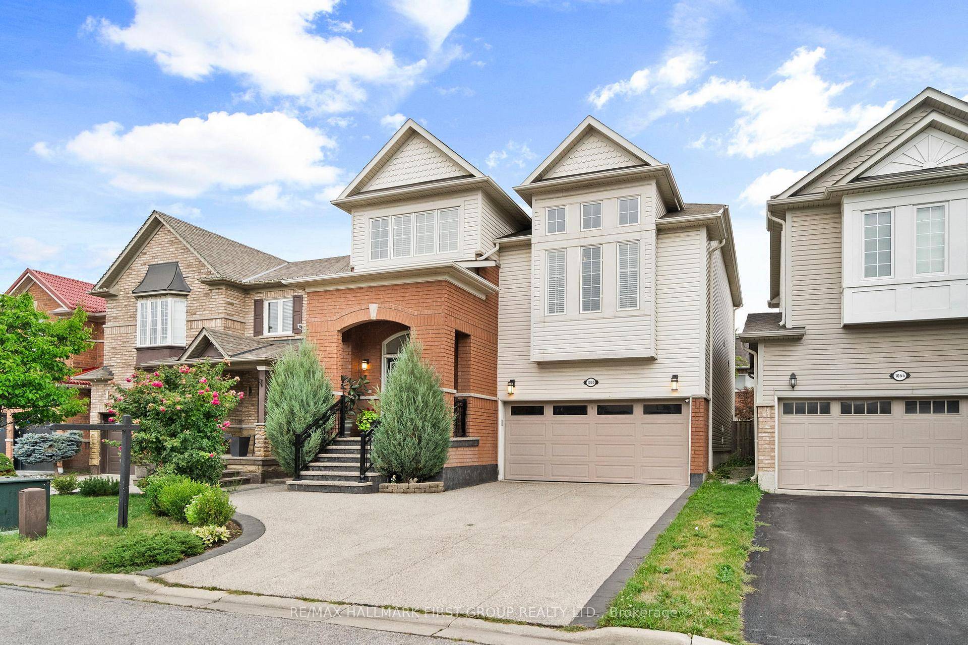 Showstopper alert ! True pride of ownership shines in this immaculate 4 bedroom home over 2, 500sq ft above grade with 9' ceilings on the main and a dramatic second ...