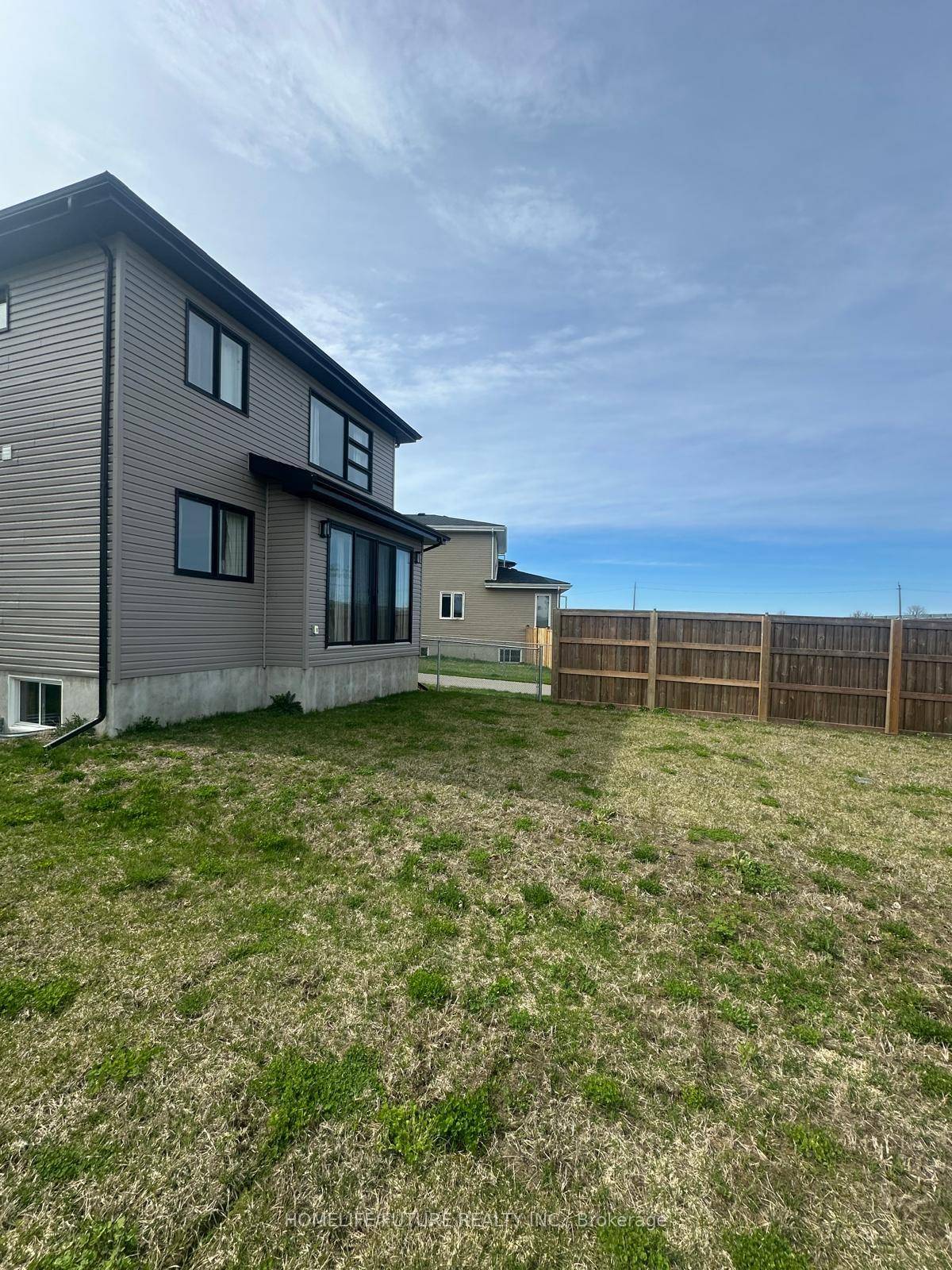 This 3 Bedroom, 3 Bathroom Detached Home Has A Really Welcoming Feel.