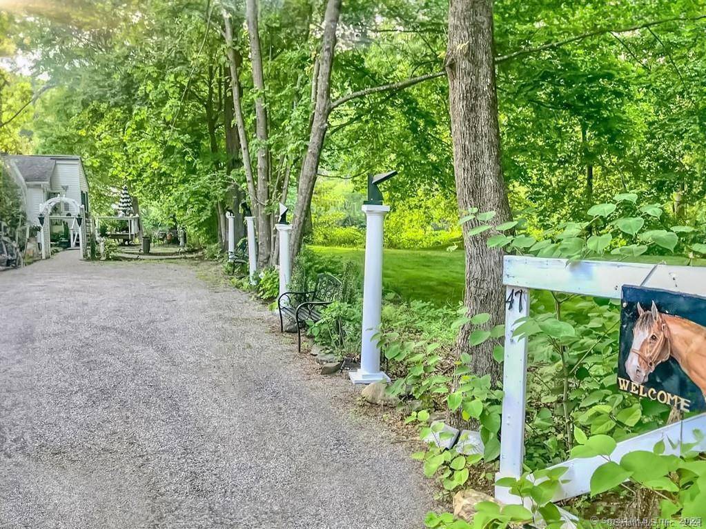 Embrace the art of living well at Poetess Place, a haven designed for writers, birders, and nature lovers, tucked away on a private riverfront perch in the heart of picturesque ...