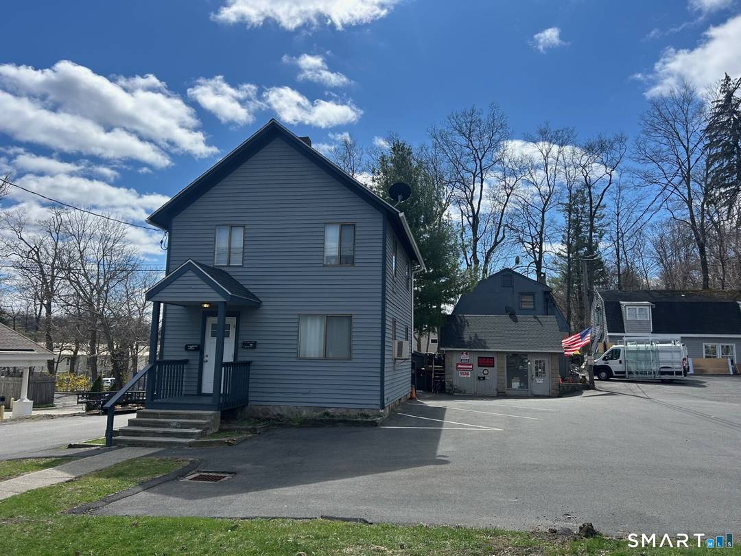 OPPORTUNUTIY KNOCKS ! FIRST TIME ON THE MARKET IN 40 YEARS.