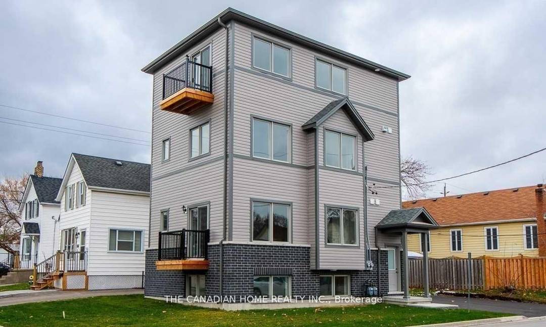 Spacious, Sun filled, very well maintained house.