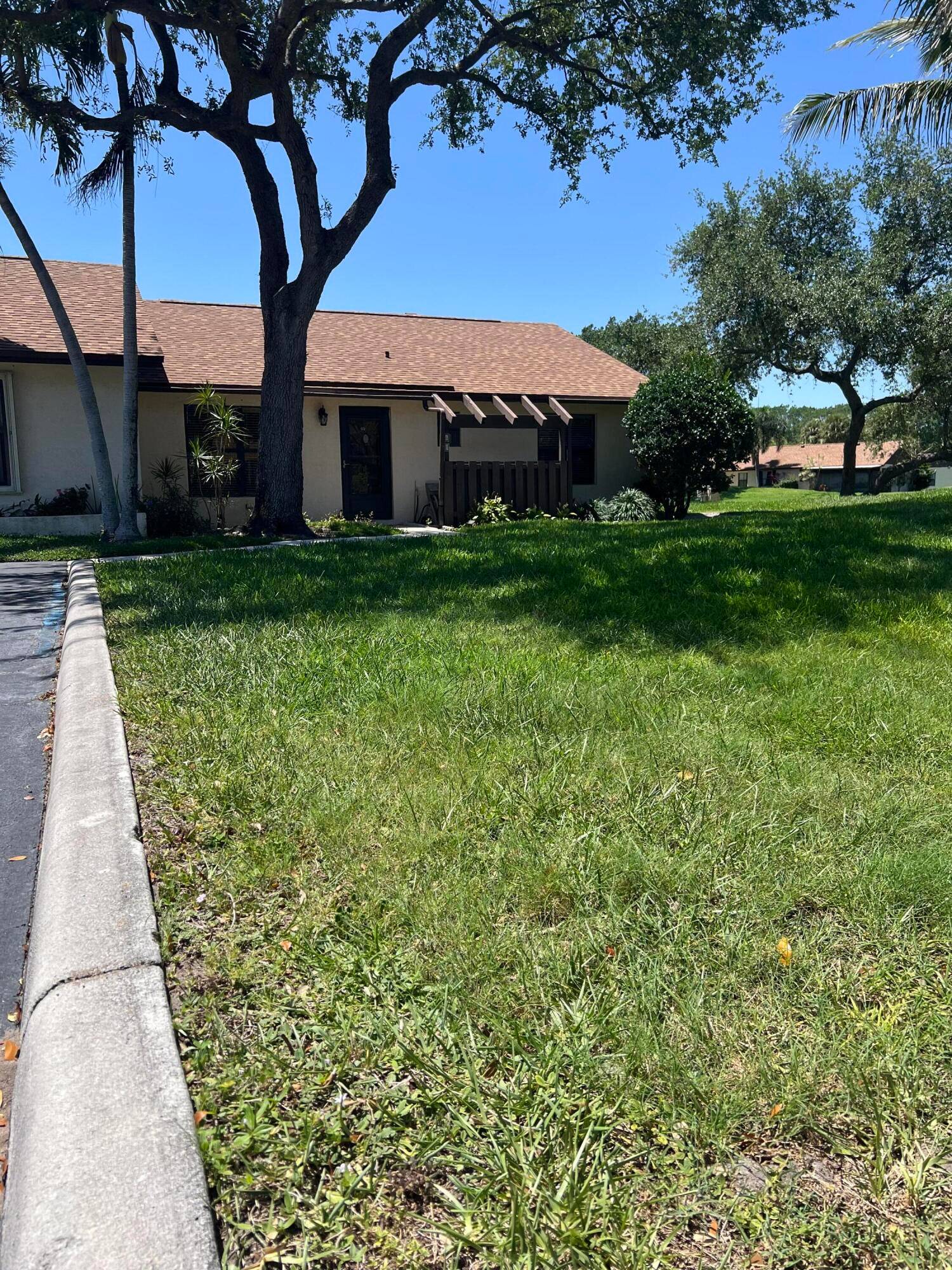 Beautiful villa in desirable Dos Lagos Community.