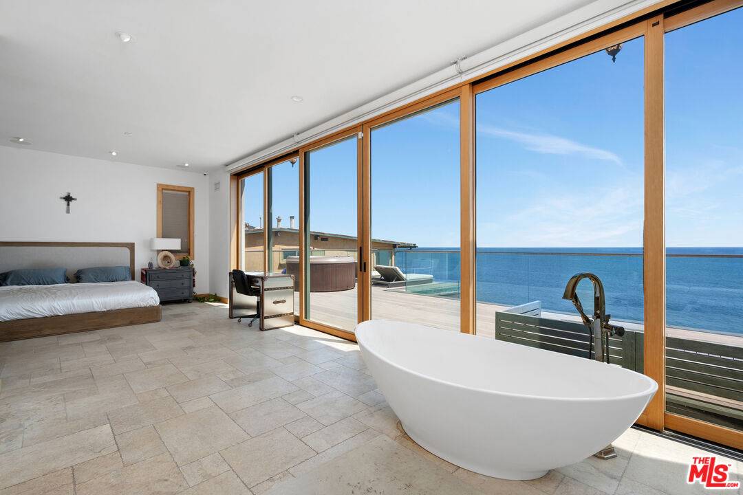 19824   Pacific Coast Hwy 3BR Malibu La