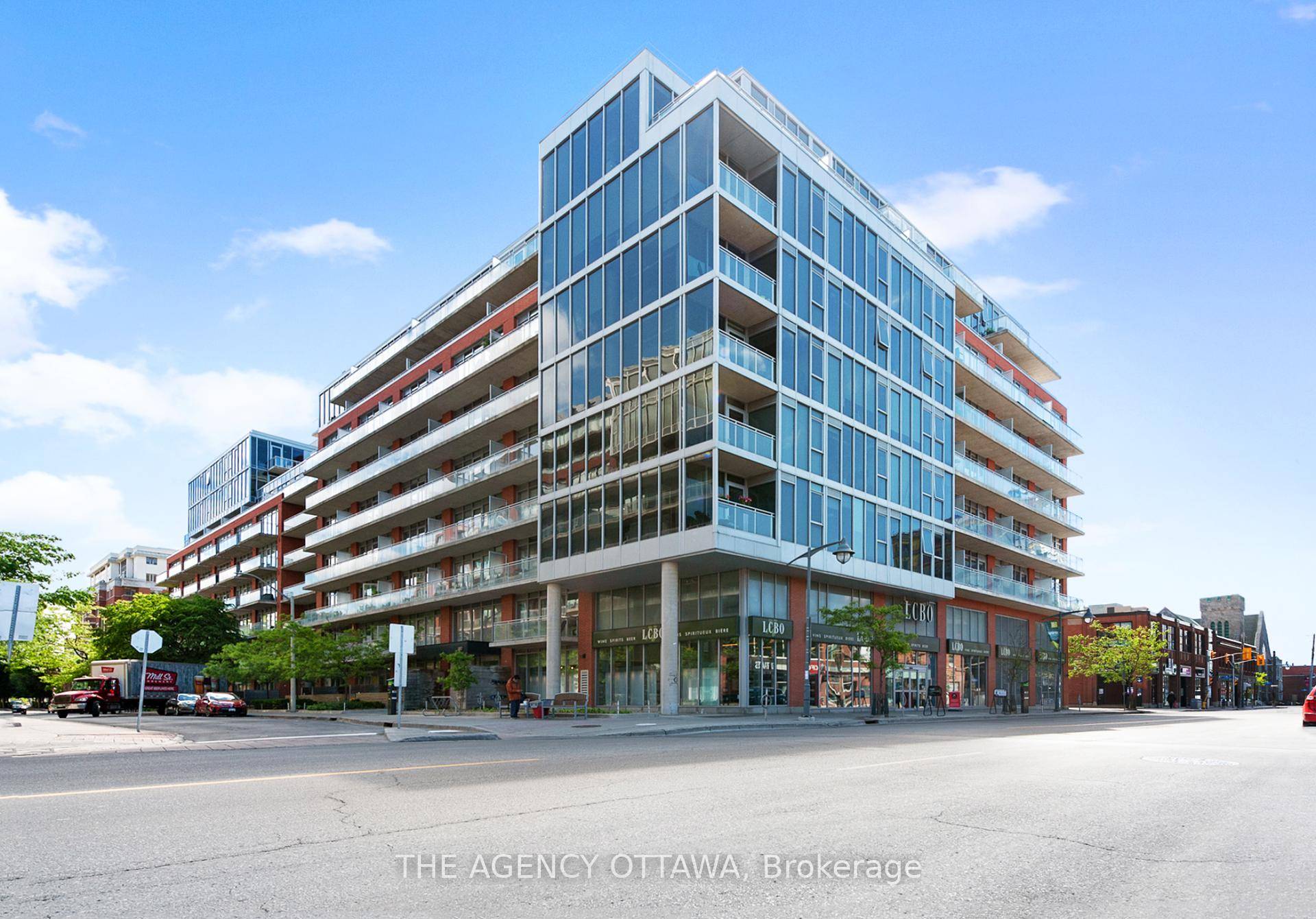 Welcome to the HIDEAWAY, one of Ottawa's most sought after condominiums.