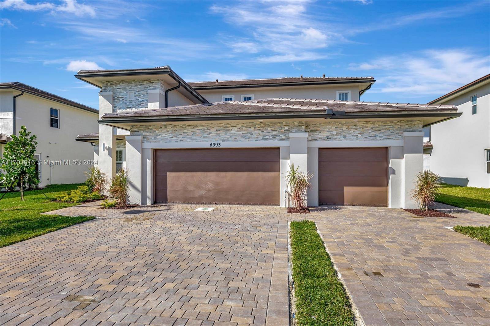 Be the FIRST to live in this stunning amp ; spacious brand new construction, home in Davie !