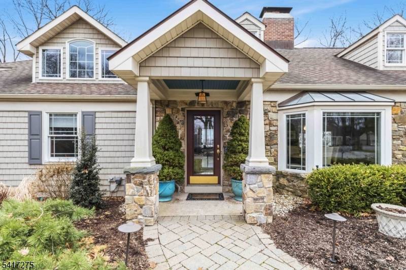 WOW ! The home you have been waiting for is finally here.