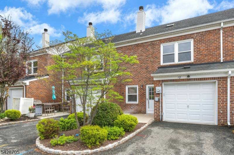 Just in time to enjoy so many of the amenities offered at the popular Southwyck townhome community.