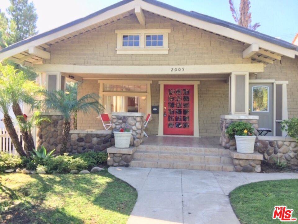 2005  N BEACHWOOD DR 3.0 Hollywood Hills East LA