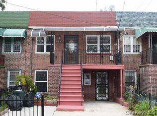 Excellent rental, main floor 3 BR, 1 Bath, LR, DA, EIK, Full bath.