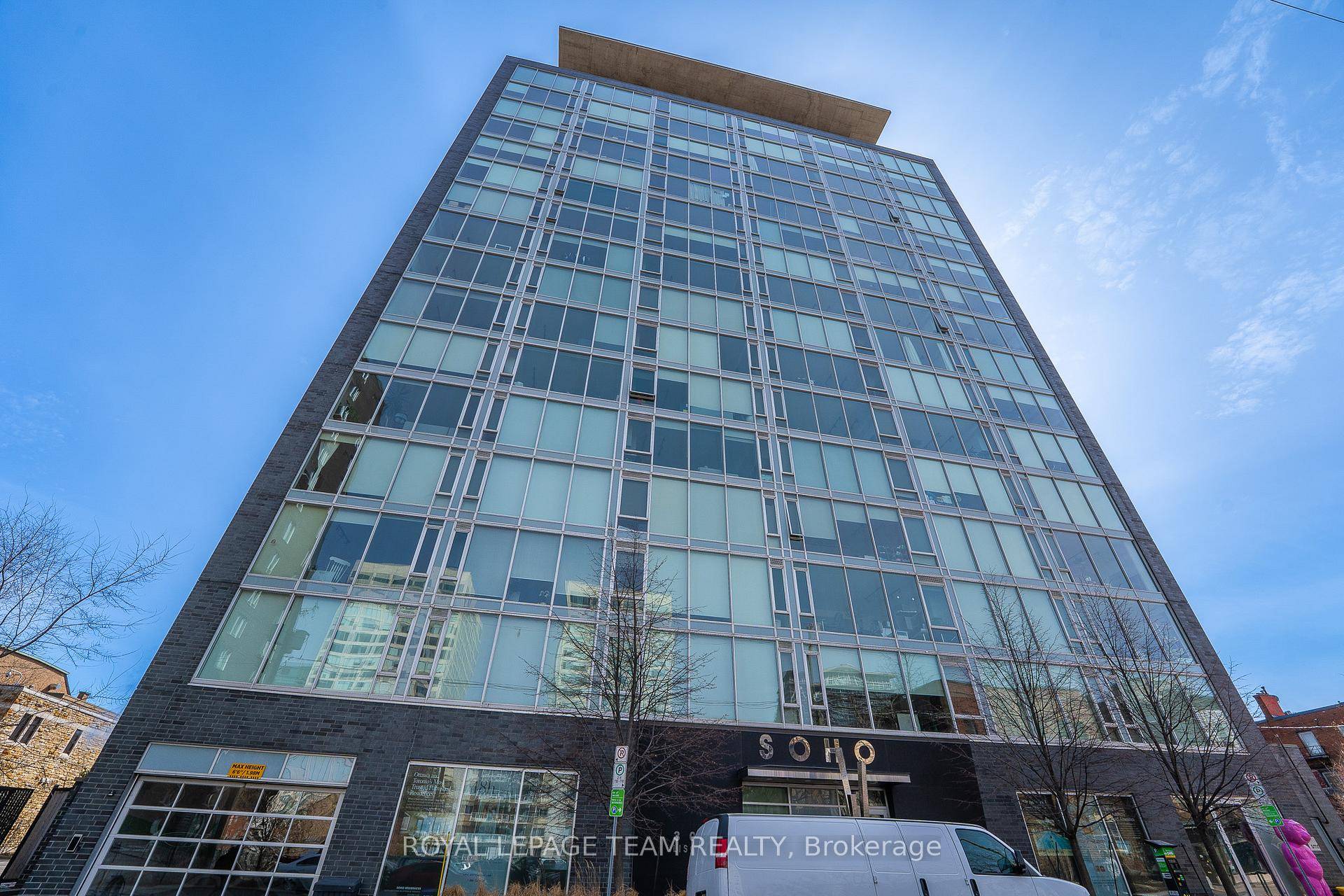 Welcome to Soho Lisgar, where upscale urban living meets hotel inspired luxury !