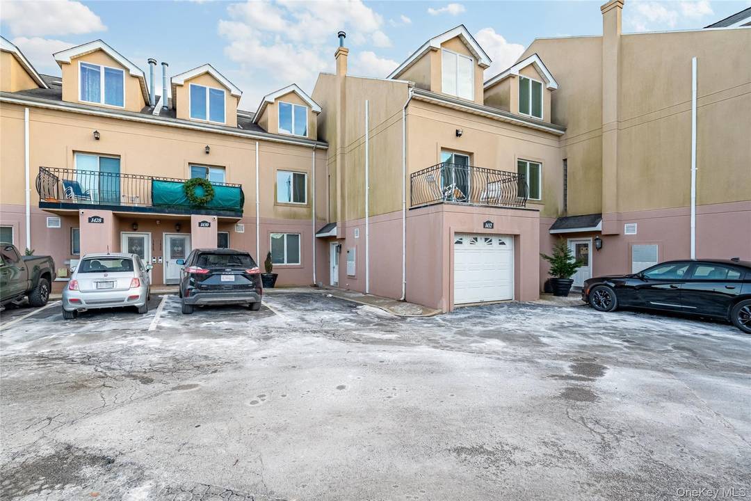 Welcome to 1432 Outlook Ave.