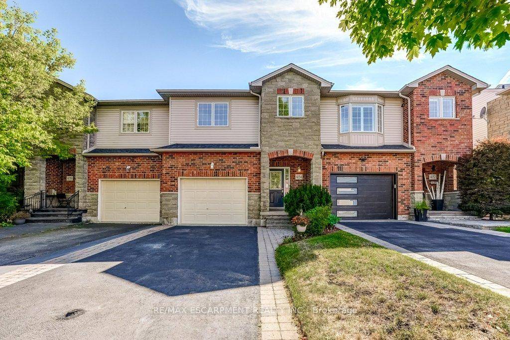 Millcroft Freehold Townhome backing onto Ravine !