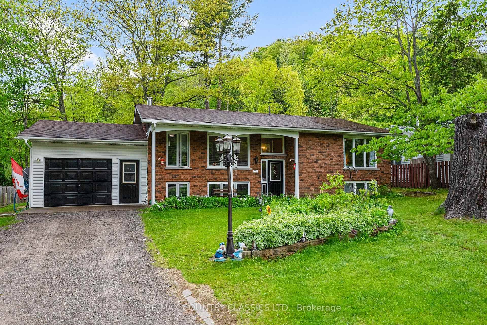 ESCAPE TO BANCROFT This beautiful, upgraded raised bungalow on a large, level landscaped lot is a perfect family or retirement home.