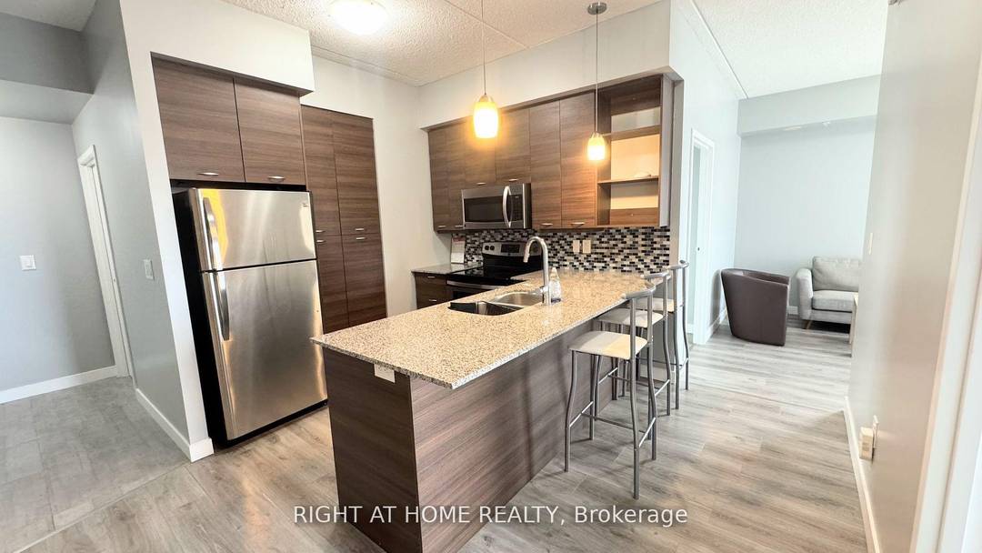 Master bedroom for short term sublease.