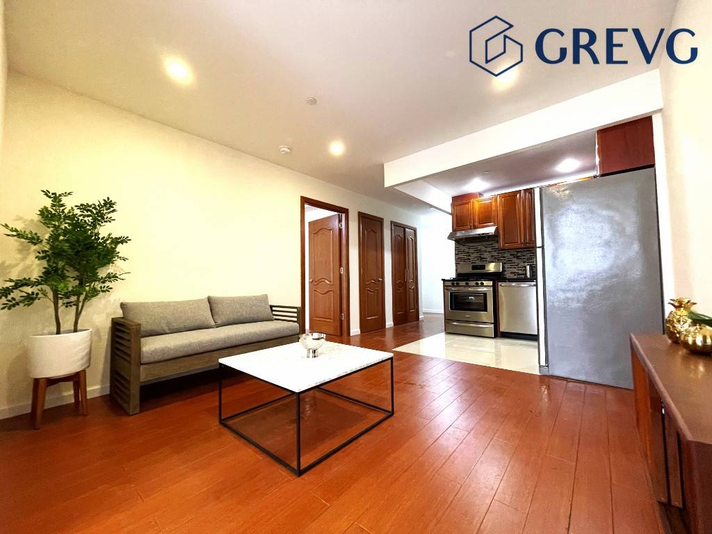 Flushing Brand New Elevator Condominium Spacious 2 bedroom 2 bathroom unit.