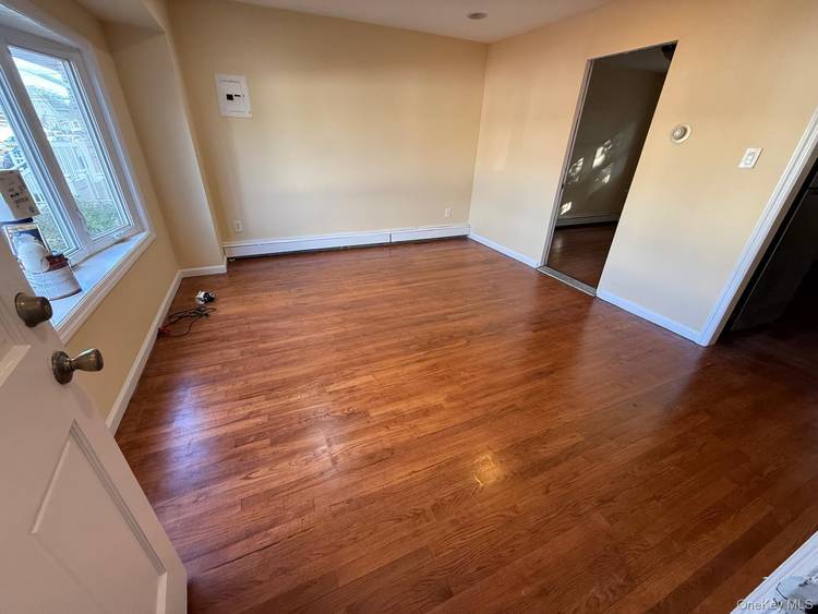 SPACIOUS 5 BEDROOM FURNISHED HOME FOR RENT IN ELMONT AVAILABLE OCTOBER 1 Welcome to 1325 Journal Ave, a spacious and furnished 5 bedroom, 2 bath home in Elmont, NY, offering ...
