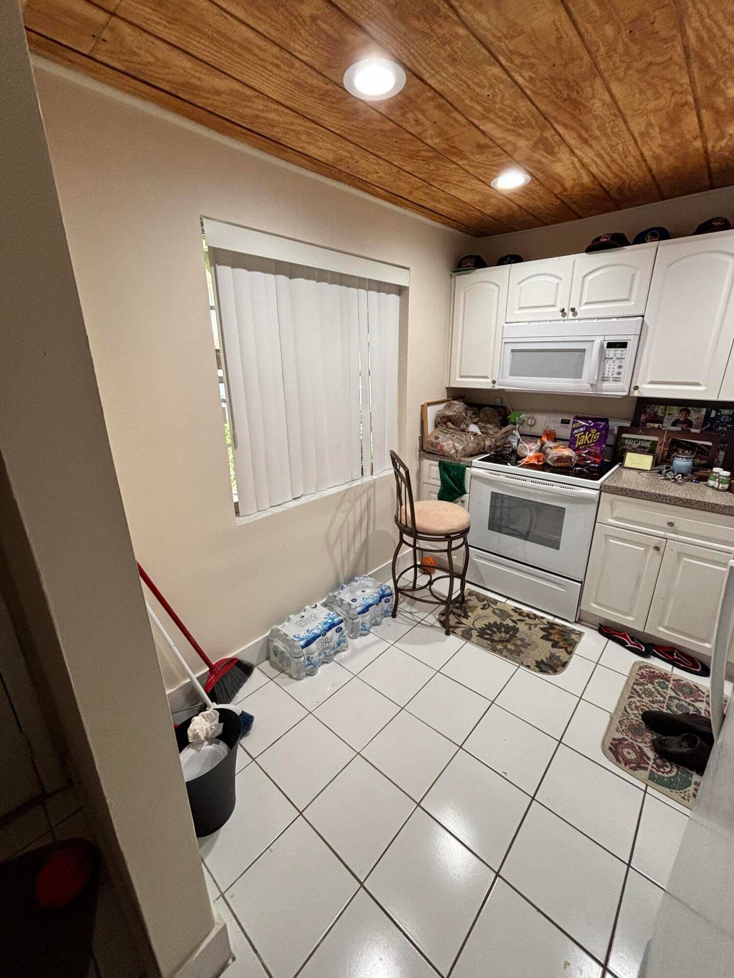 Discover this charming first floor condo in Cypress Chase, offering 1 bedroom, 1.