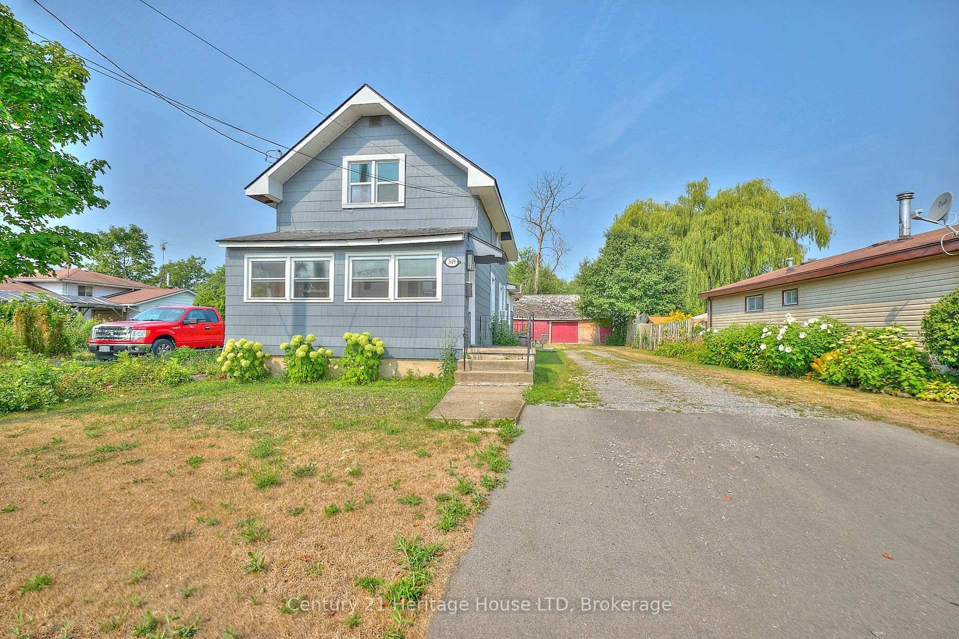 Charming 1. 5 Storey Home Just Steps from Lake Erie and Waverly Beach.
