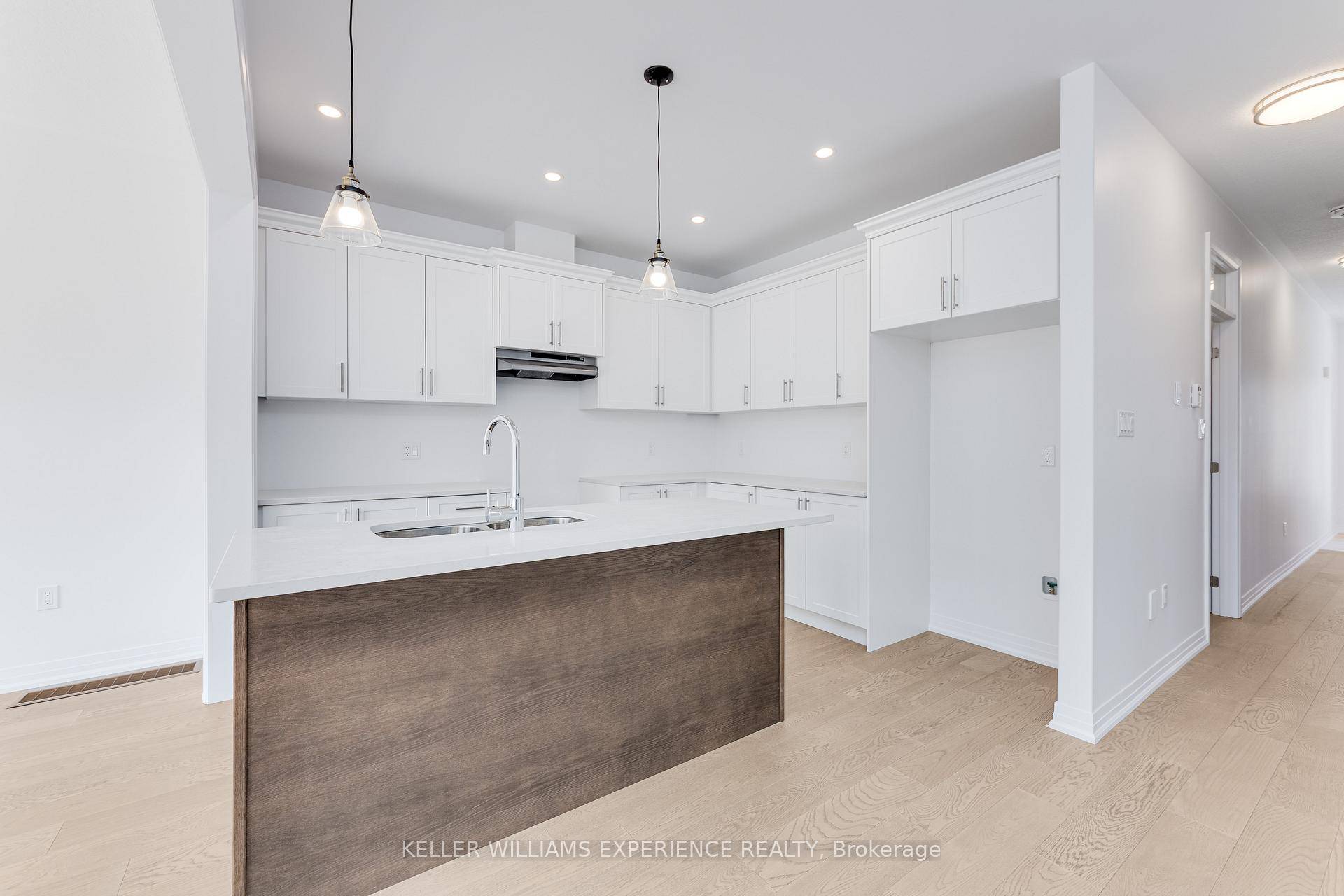 BRAND NEW AND A COMMUTER'S DREAM !