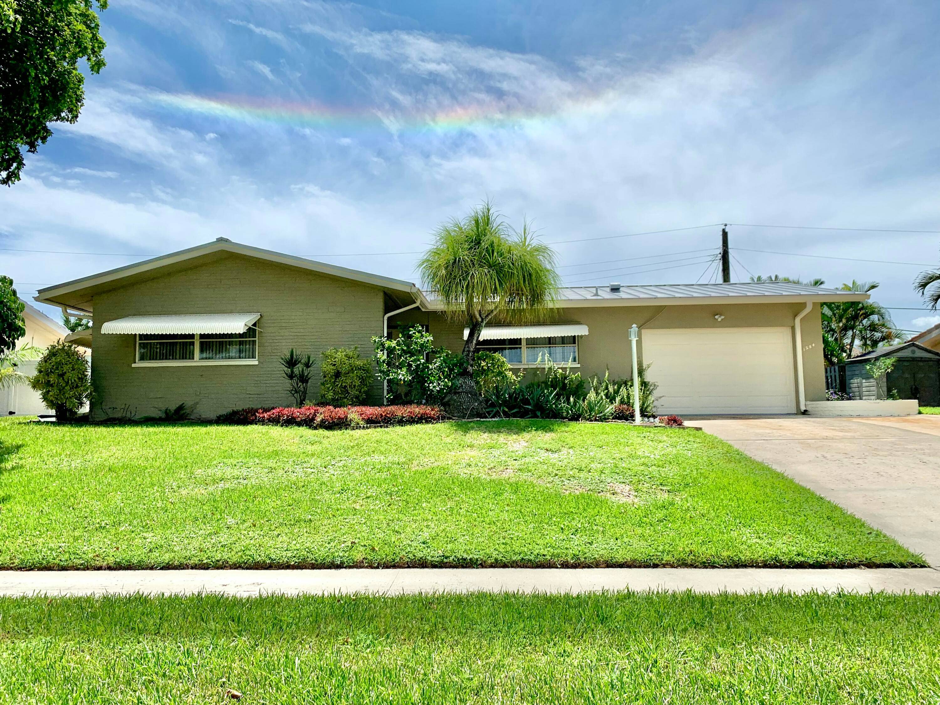 Welcome to your dream home in East Boca Raton !
