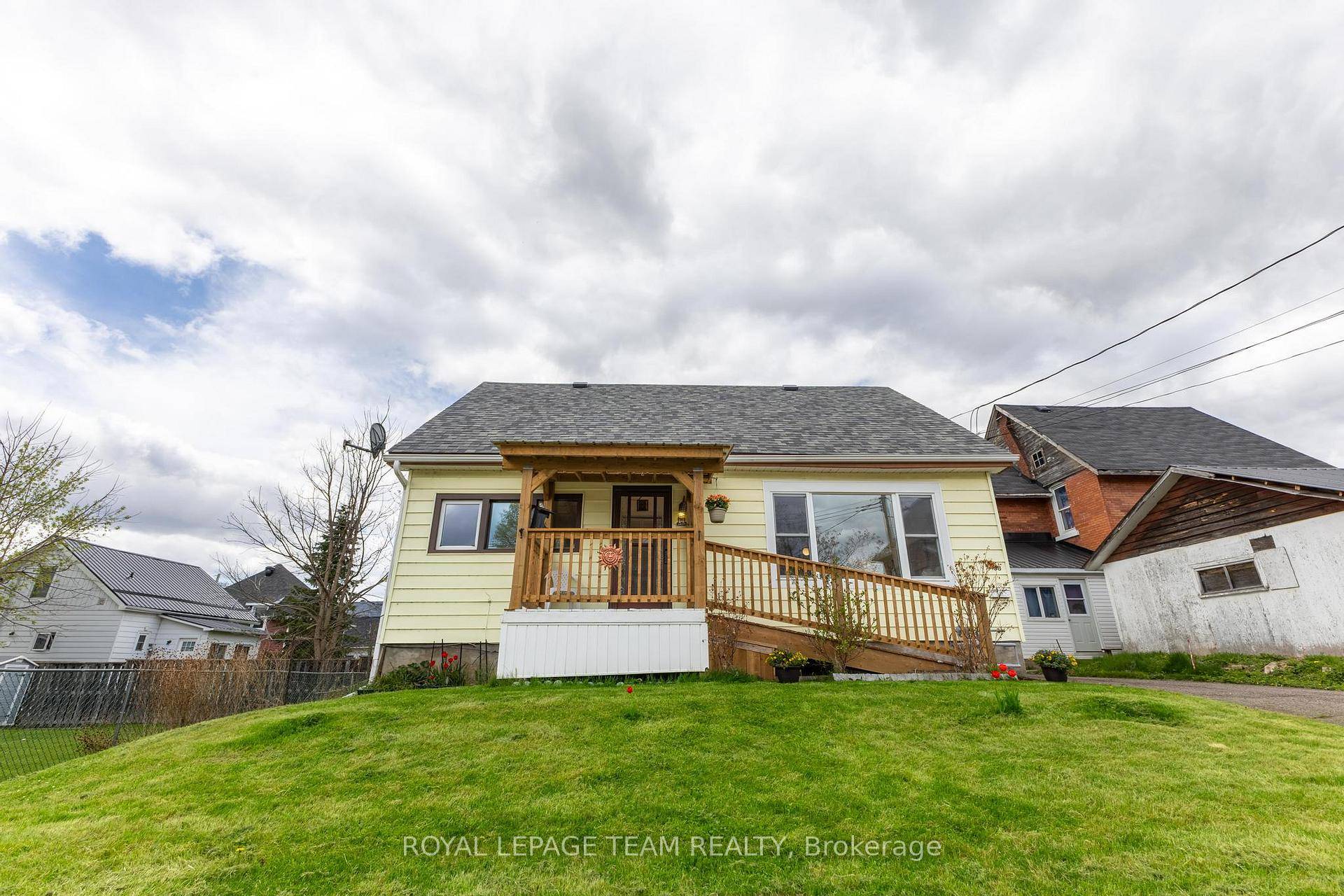 Presenting 168 MUNROE St W a charming and meticulously maintained 1.