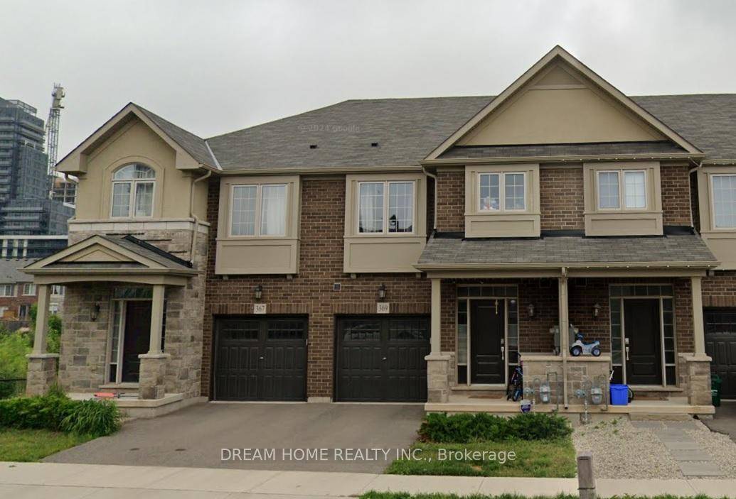 Branthaven Townhouse With 3 Bedrooms 1 Den Located At Trafalgar Rd amp ; Dundas St.