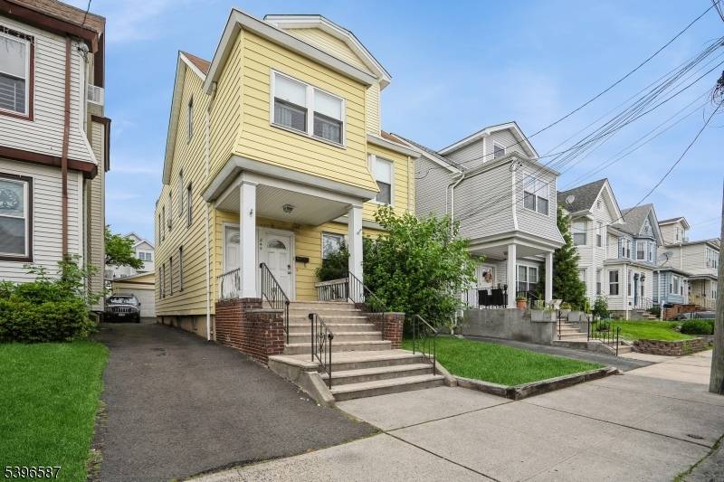 Spacious Multi Family home in a Prime Location Incredible Potential This large multi family property offers a rare opportunity to invest in one of the most beautiful and desirable areas ...