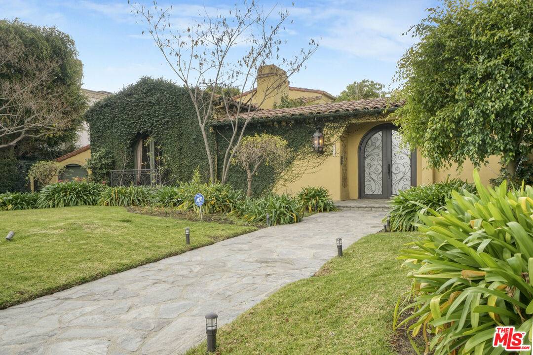 707  N Bedford Dr 5BR Beverly Hills Post Office | B.H.P.O. La