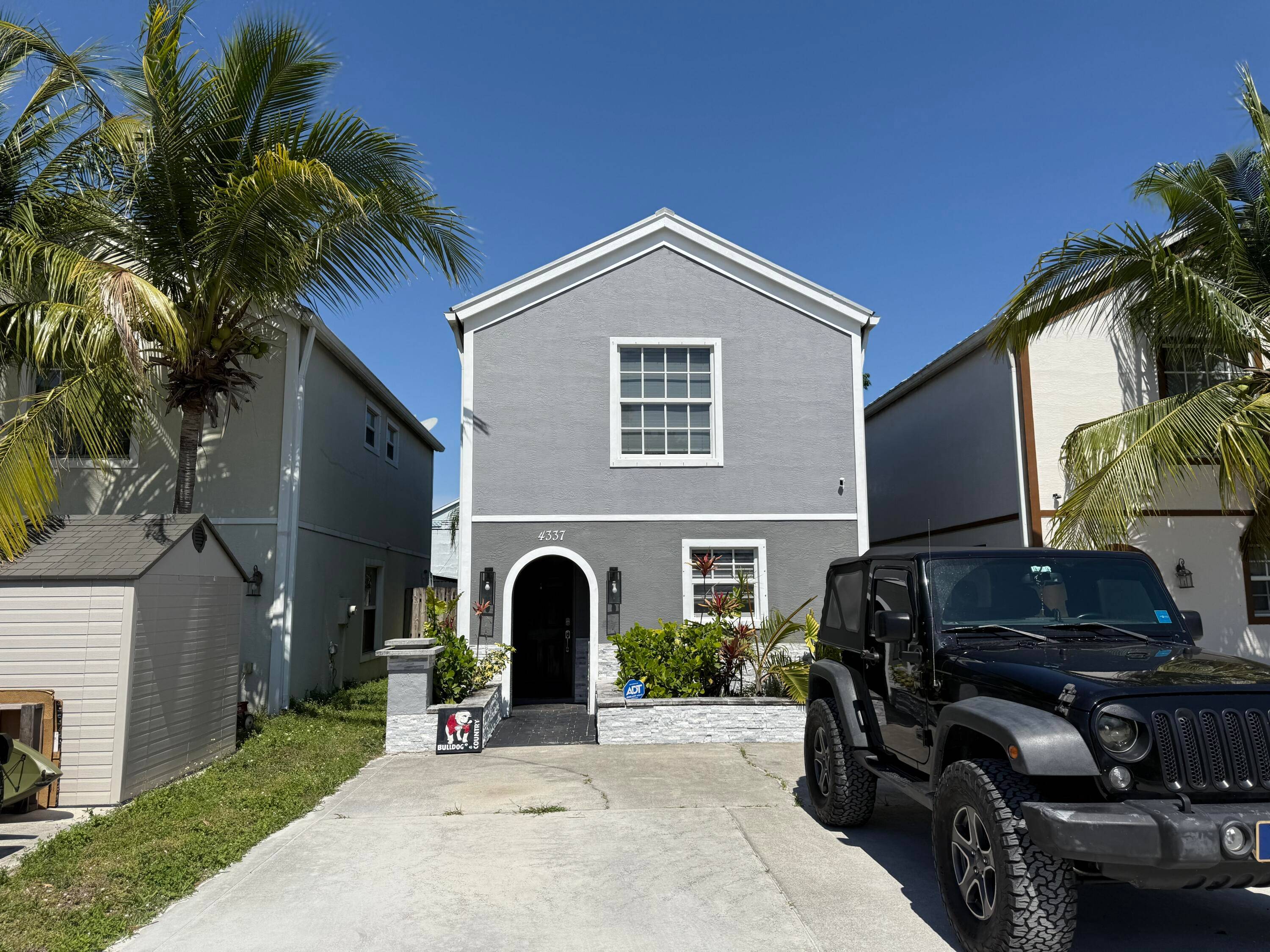 Beautifully remodeled 2 story dollhouse with no HOA.