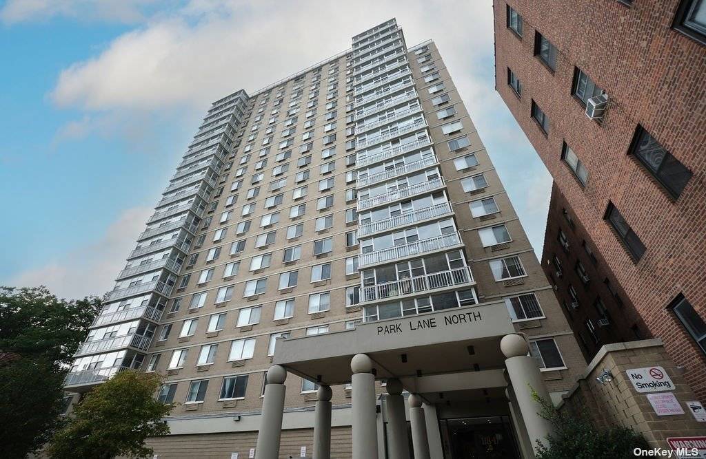 Huge, Sunny amp ; Bright Corner Unit 1 Bedroom Apt on 17th floor with Terrace.