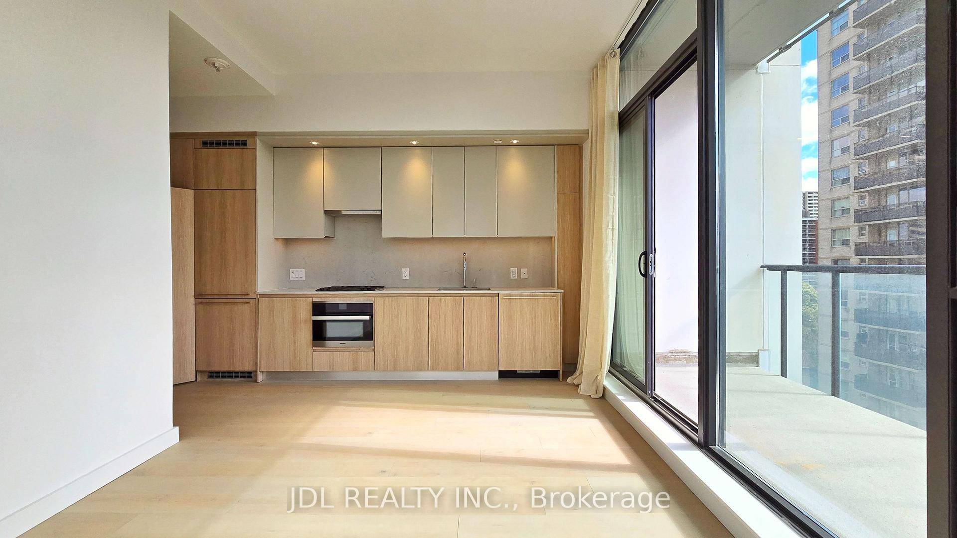 Move in Ready 1 Br Unit located at demanded Wellesley Church area in downtown Toronto.
